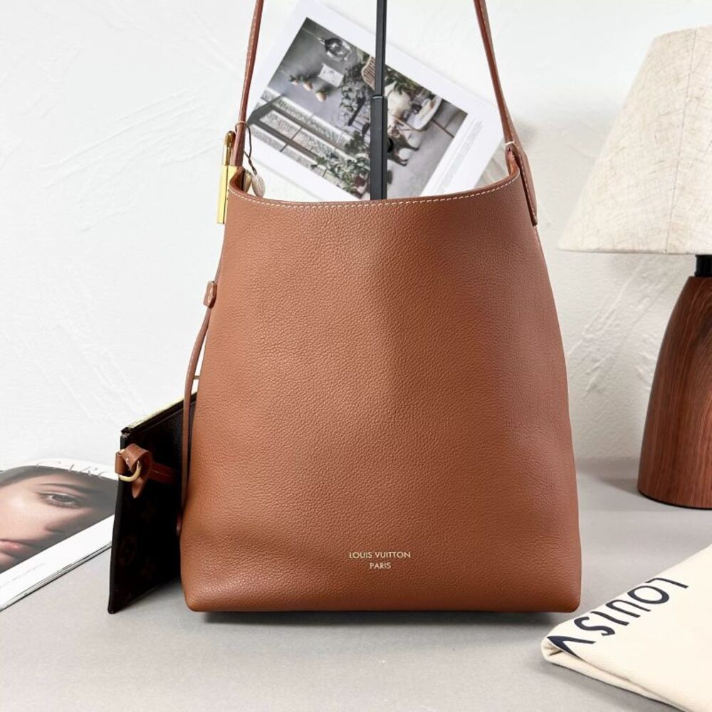 Louis Vuitton Women Pre-Loved Bag Very Good Condition